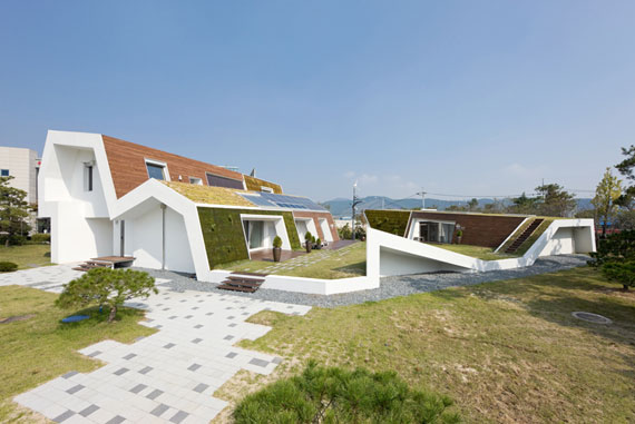 Sustainable Architecture Showcased By 10 Houses That Also Have Green Spaces