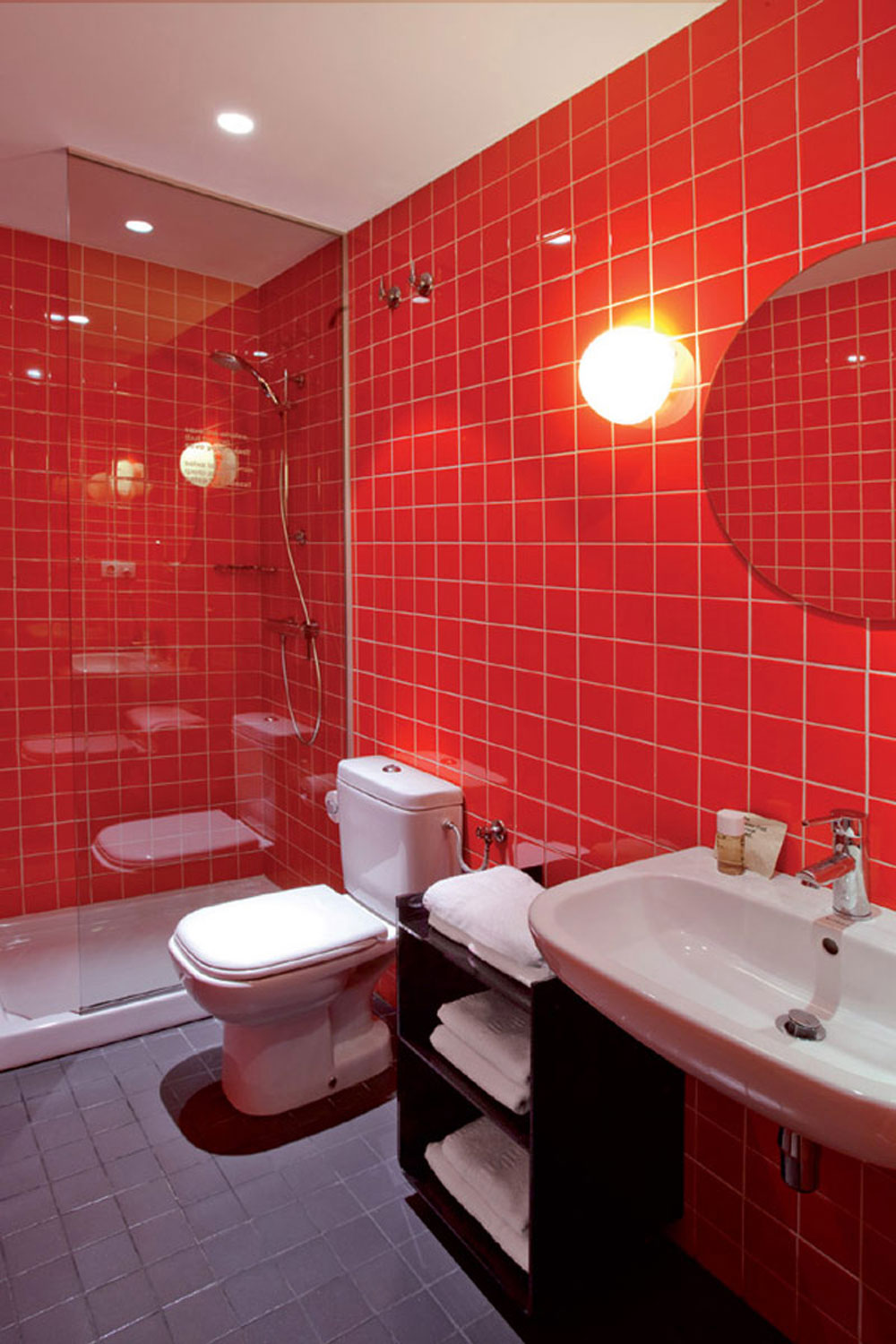 Add Warmth To Your House With Ideas From These Red Bathroom Interiors (10)