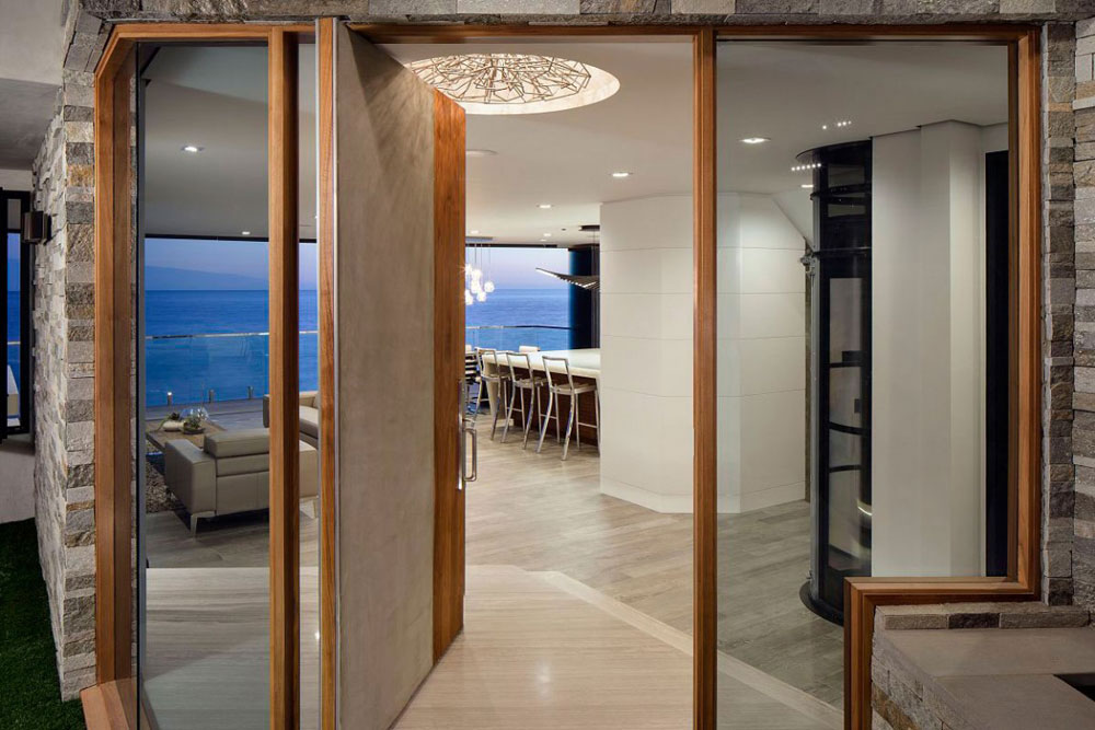 Stunning Laguna Beach Home Designed By Mark Abel And Myca Loar (1)