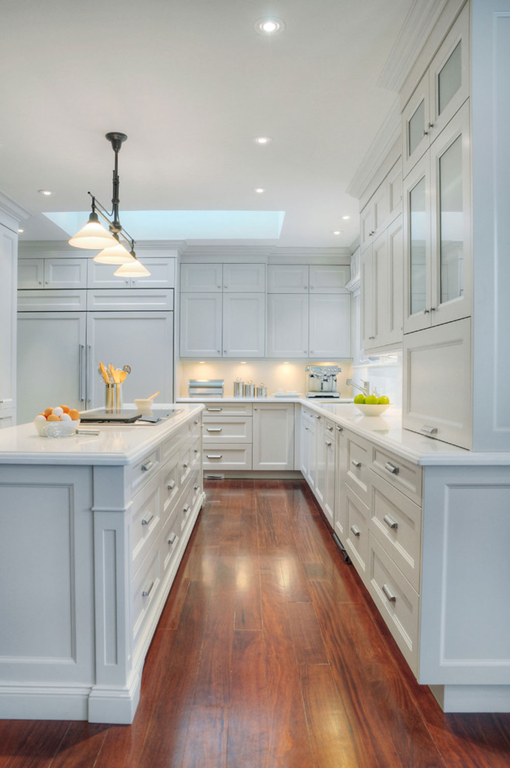 Creatice White Kitchen Cabinets With Quartz Counter Top for Small Space