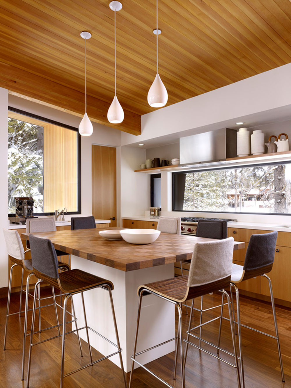 Kitchen Table Bench Seats That Gather The Entire Family