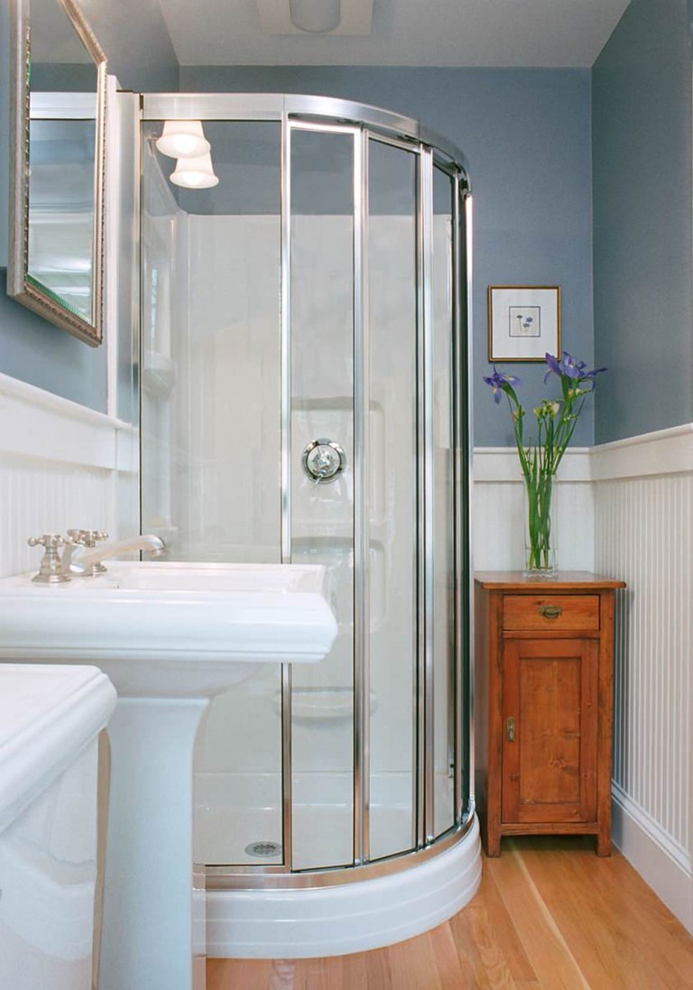 How To Make A Small Bathroom Look Bigger - Tips and Ideas
