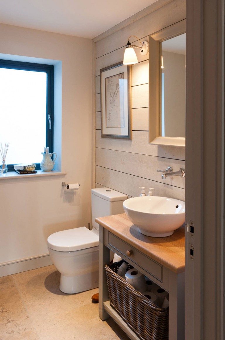 How To Make A Small Bathroom Look Bigger - Tips and Ideas
