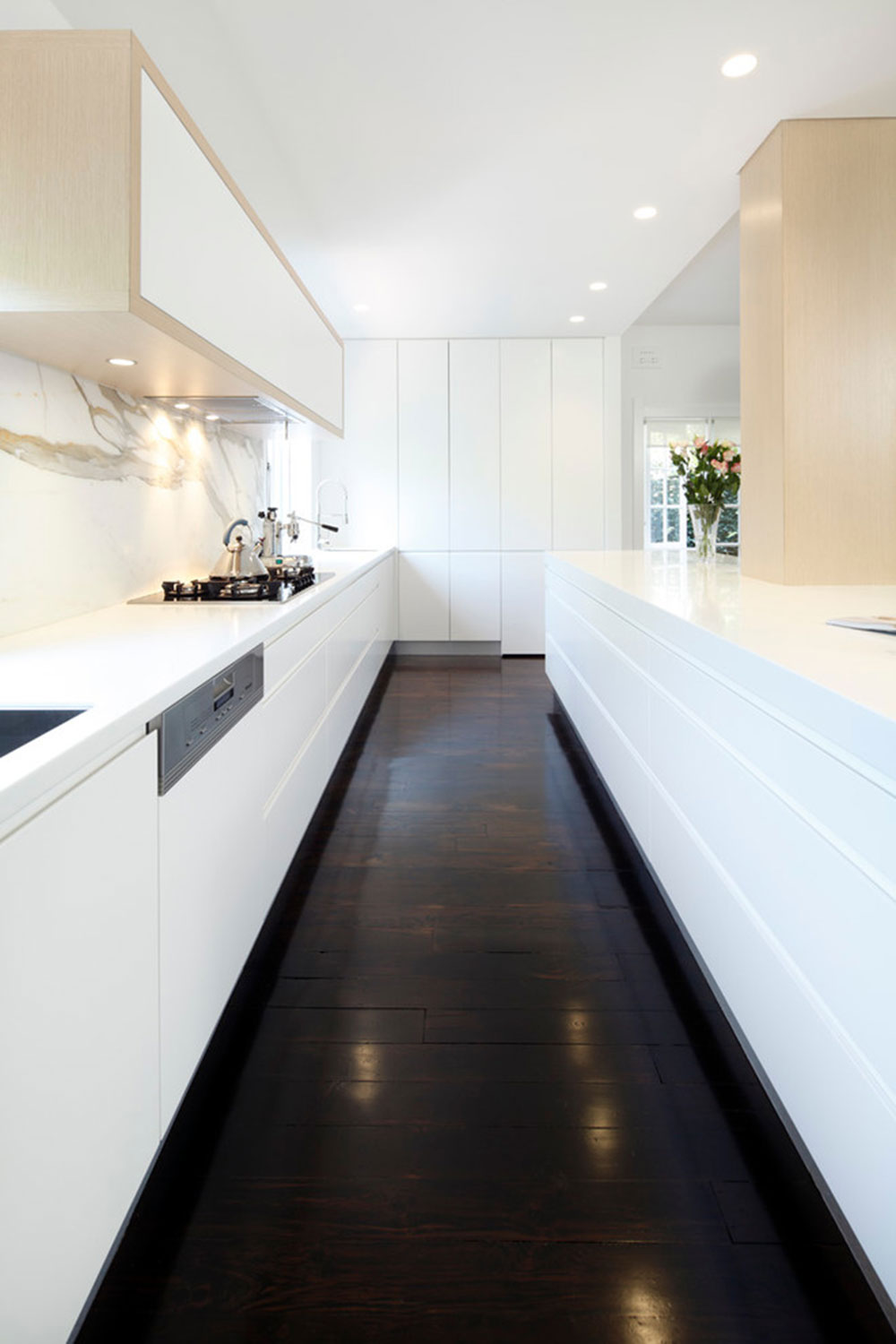 Dark Wood Floors Tips And Ideas You, Black Hardwood Floors In Kitchen