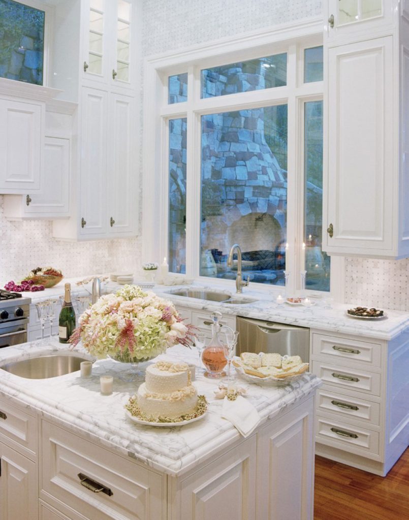 Sparkling White Quartz Countertop For Your Kitchen Design