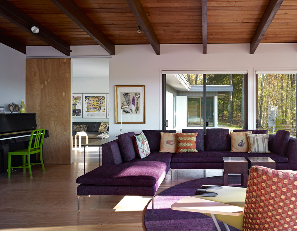 Great Looking Purple Couch Design Ideas, What Color Rug Goes With Purple Sofa