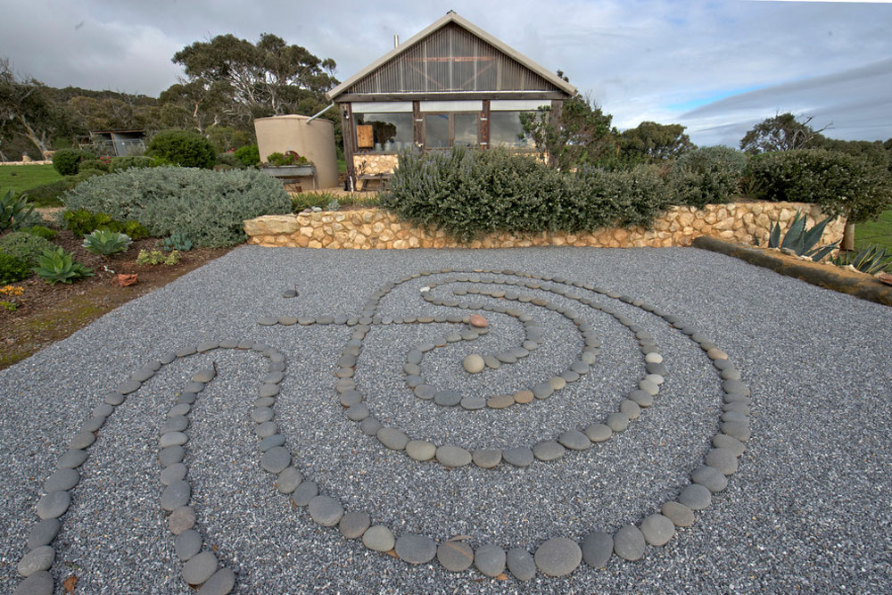 My-Houzz-Artist-home-and-studio-overlooking-Kangaroo-Island-by-Jeni-Lee Landscaping rocks to create the perfect rock garden design
