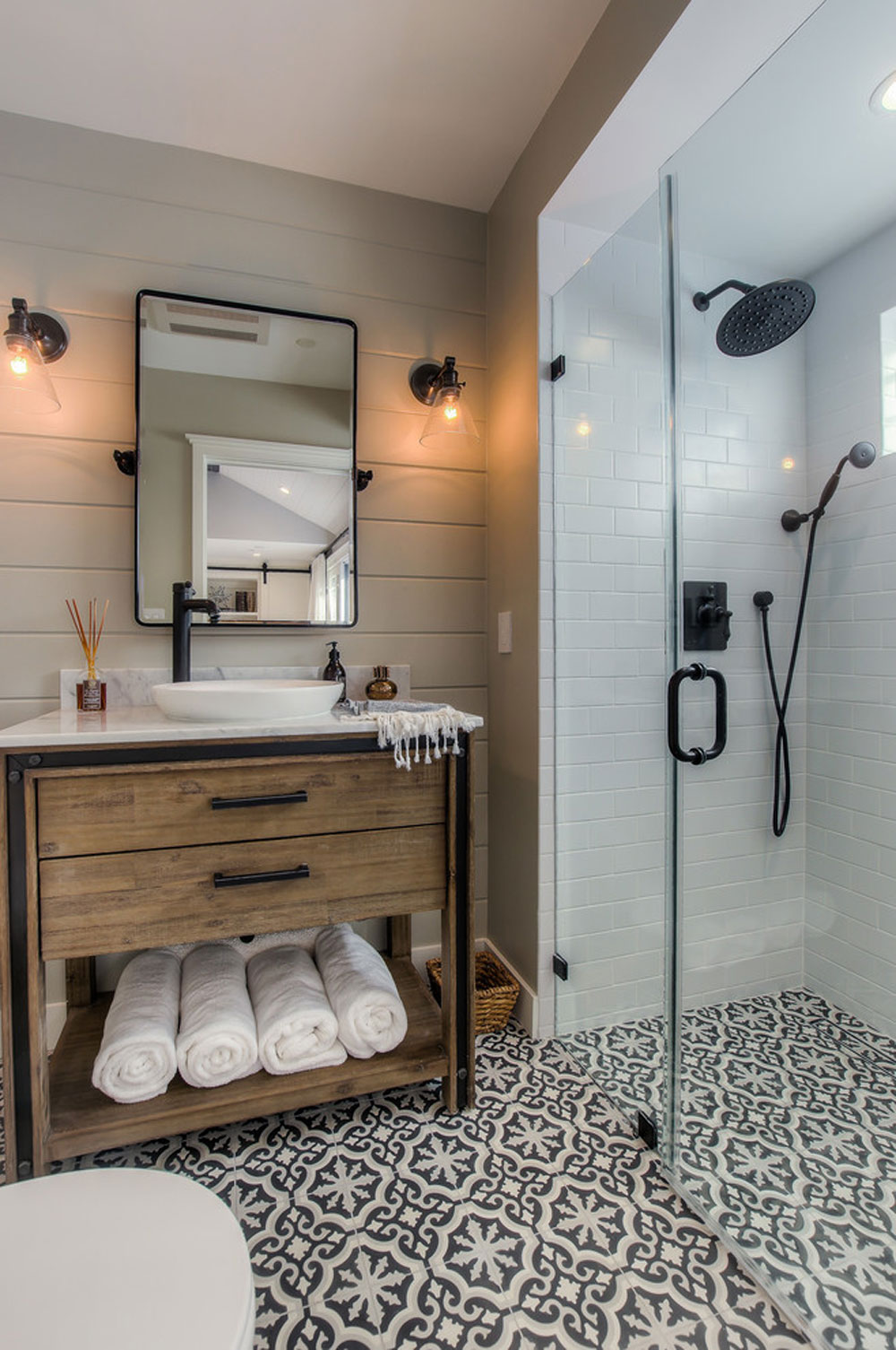 Santa-Monica-Garage-conversion-by-Spazio-LA Farmhouse bathroom: décor, ideas, lighting, and style