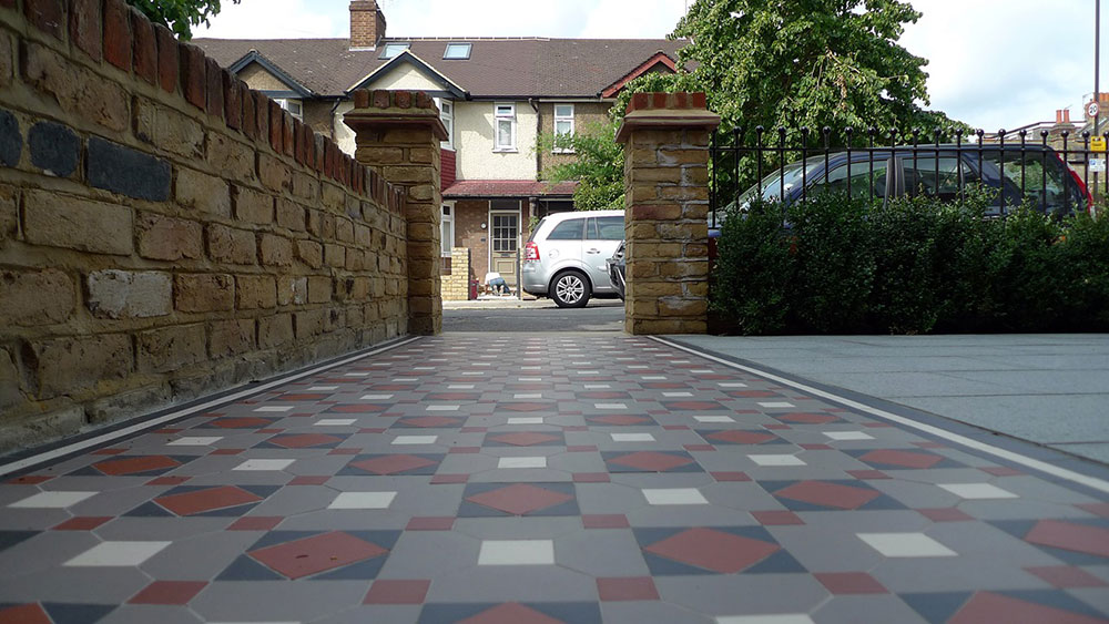 vict2 Helpful Tips When It Comes to the Creation of a Tiled Path in Your Property