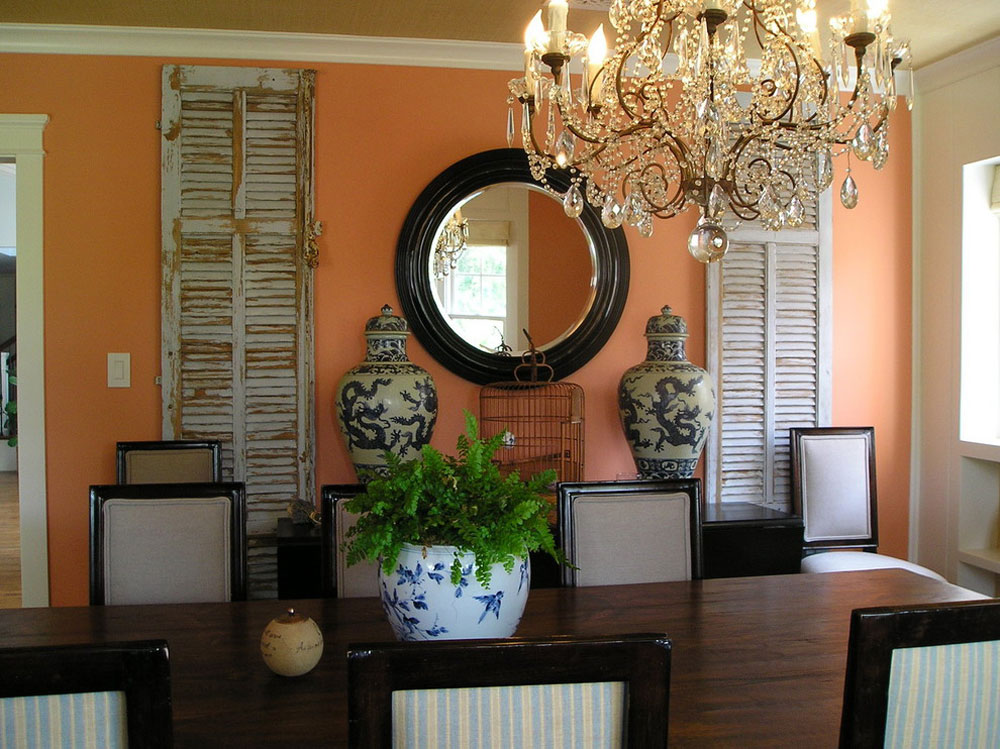 Tradisjonell-Dining-Room-By-Kim-Woods Bruker fersken farge for å dekorere fantastiske interiør