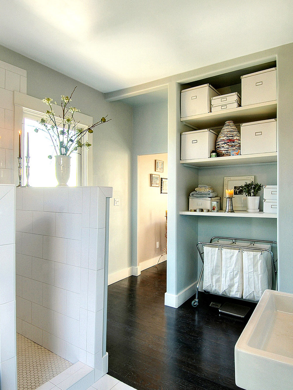 Leschi-Residence-by-Zinc-Art-Interiors Small bathroom shelf ideas to optimize your bathroom space