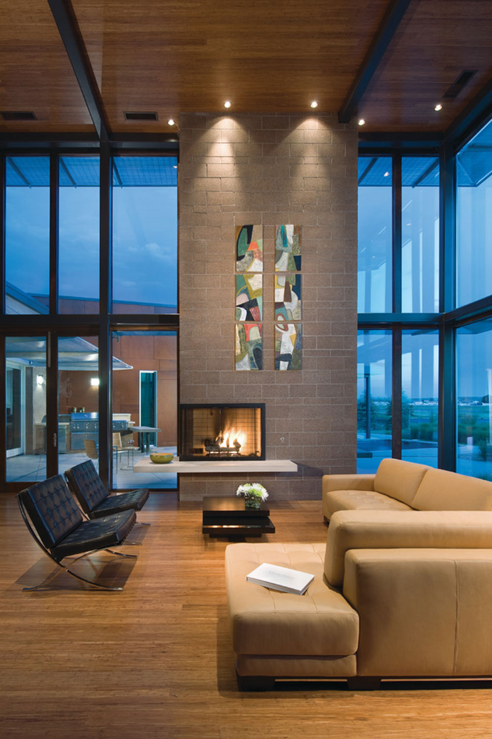 Airport-House-Denver-Contemporary-Residence-by-Architectural-Workshop How to decorate a room with floor to ceiling windows