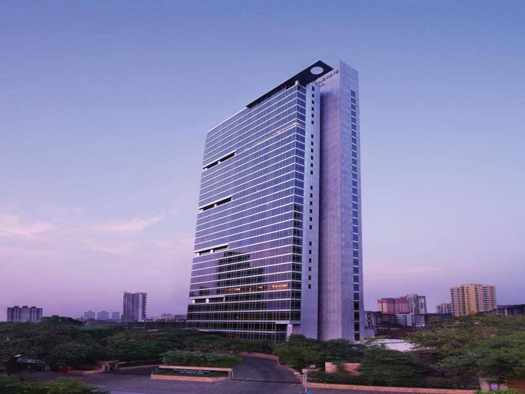 Four-Seasons-hotel-Mumbai Taking a closer look at the Mumbai skyscrapers