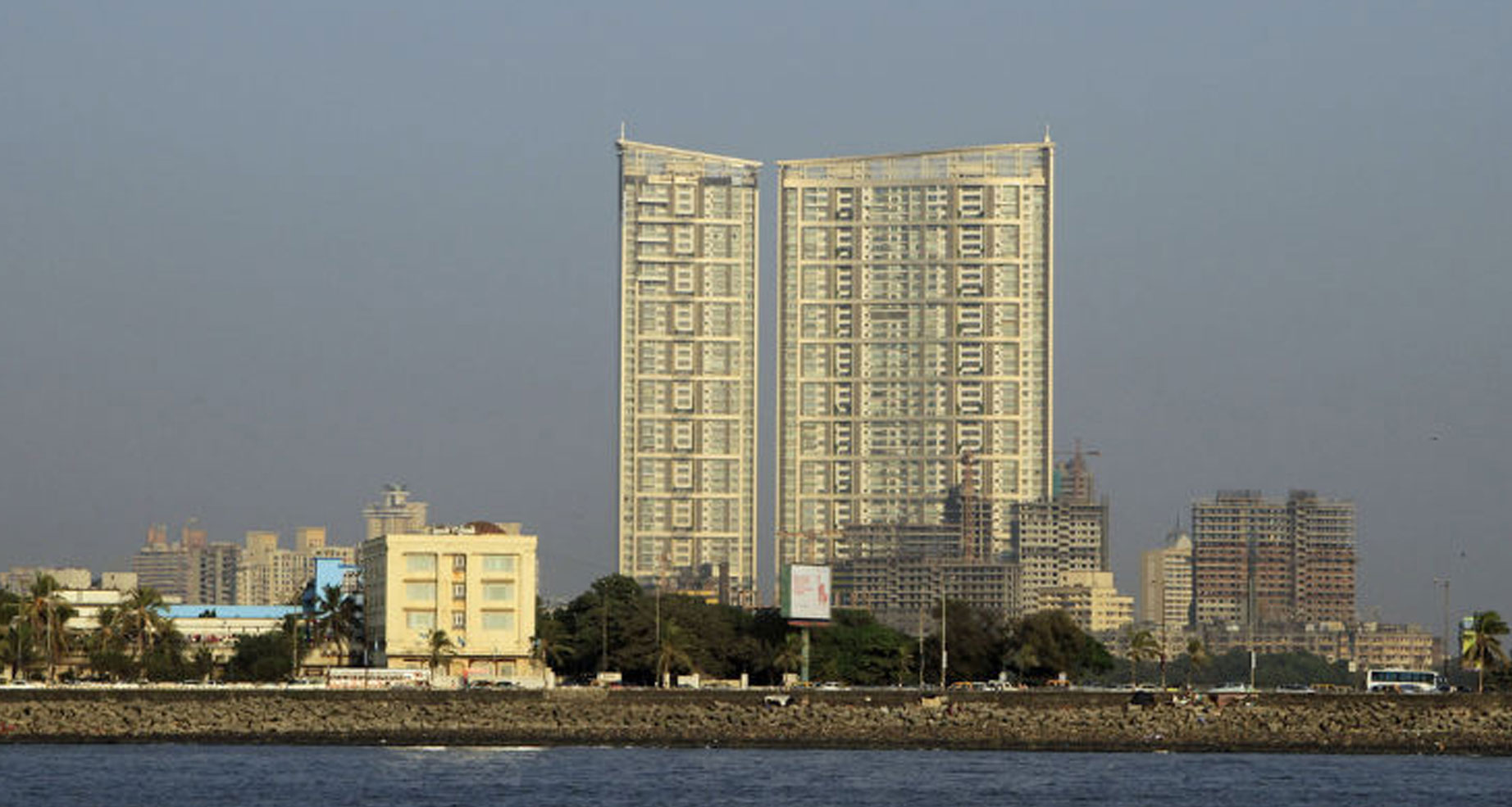 Lodha-Bellissimo Taking a closer look at the Mumbai skyscrapers
