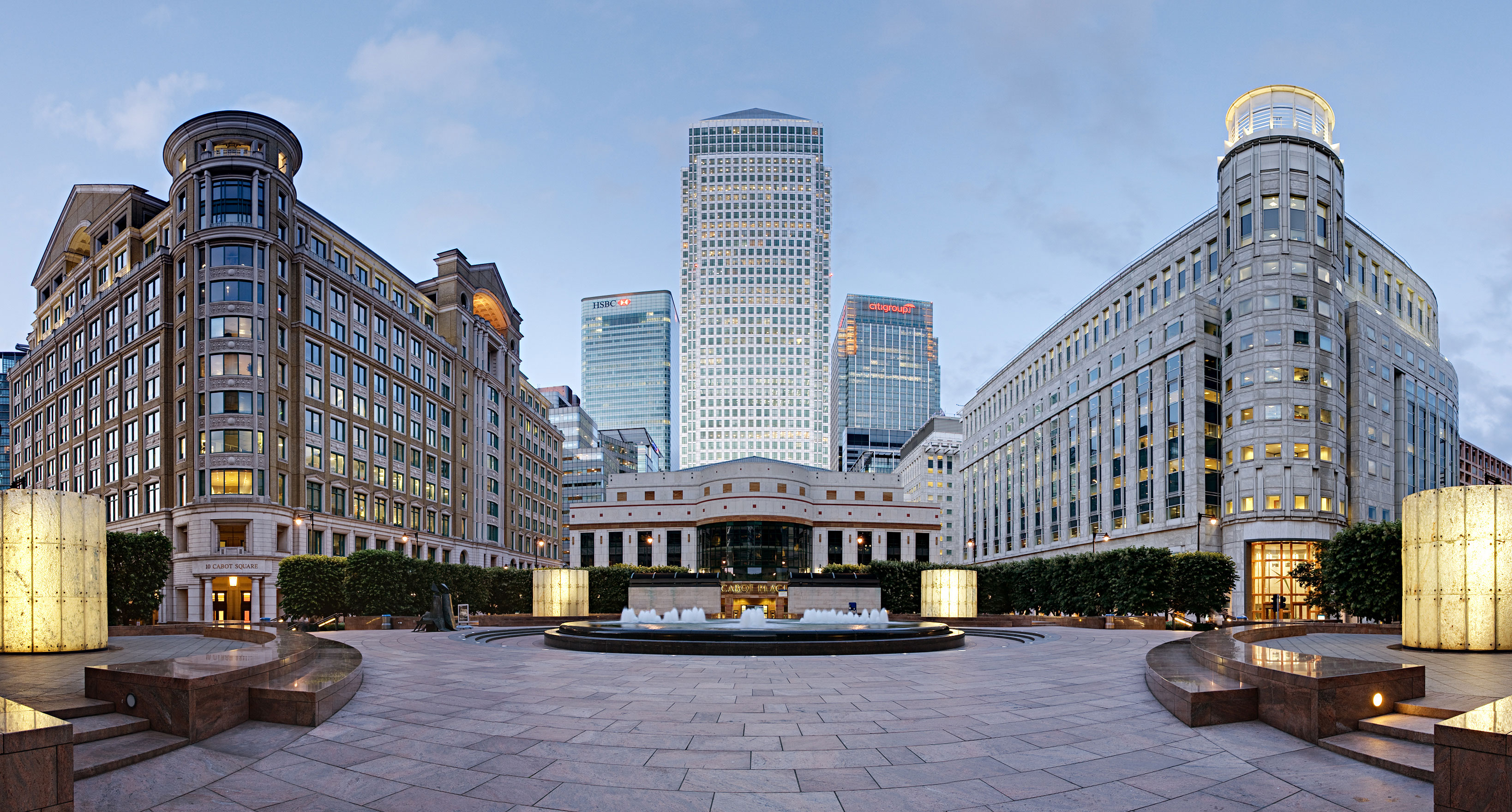 Canary-Wharf-UK The best buildings that Foster and Partners have designed