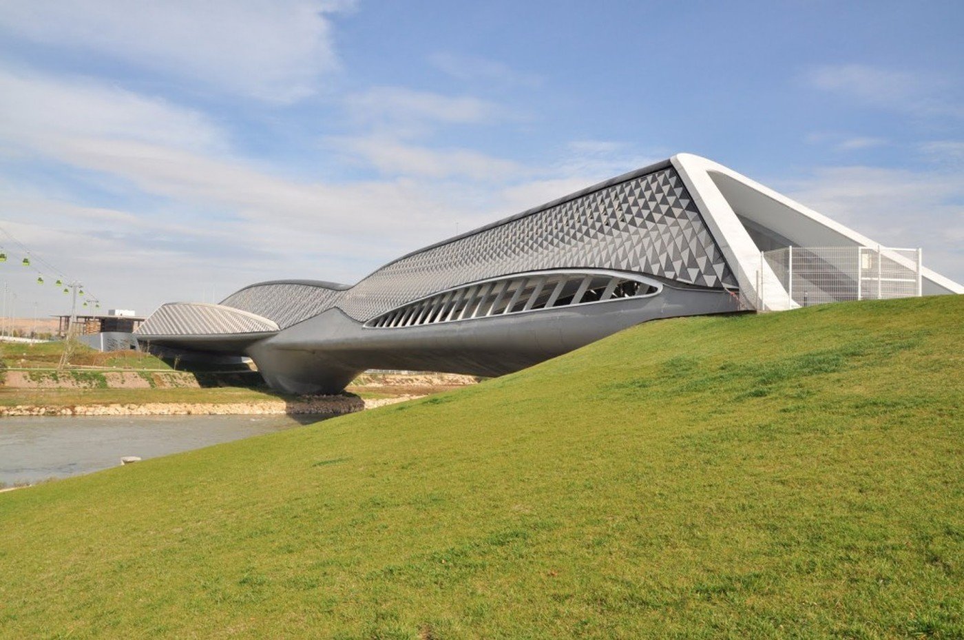 Bridge-Pavilion-in-Zaragoza Modern architects you should know of and their awesome work