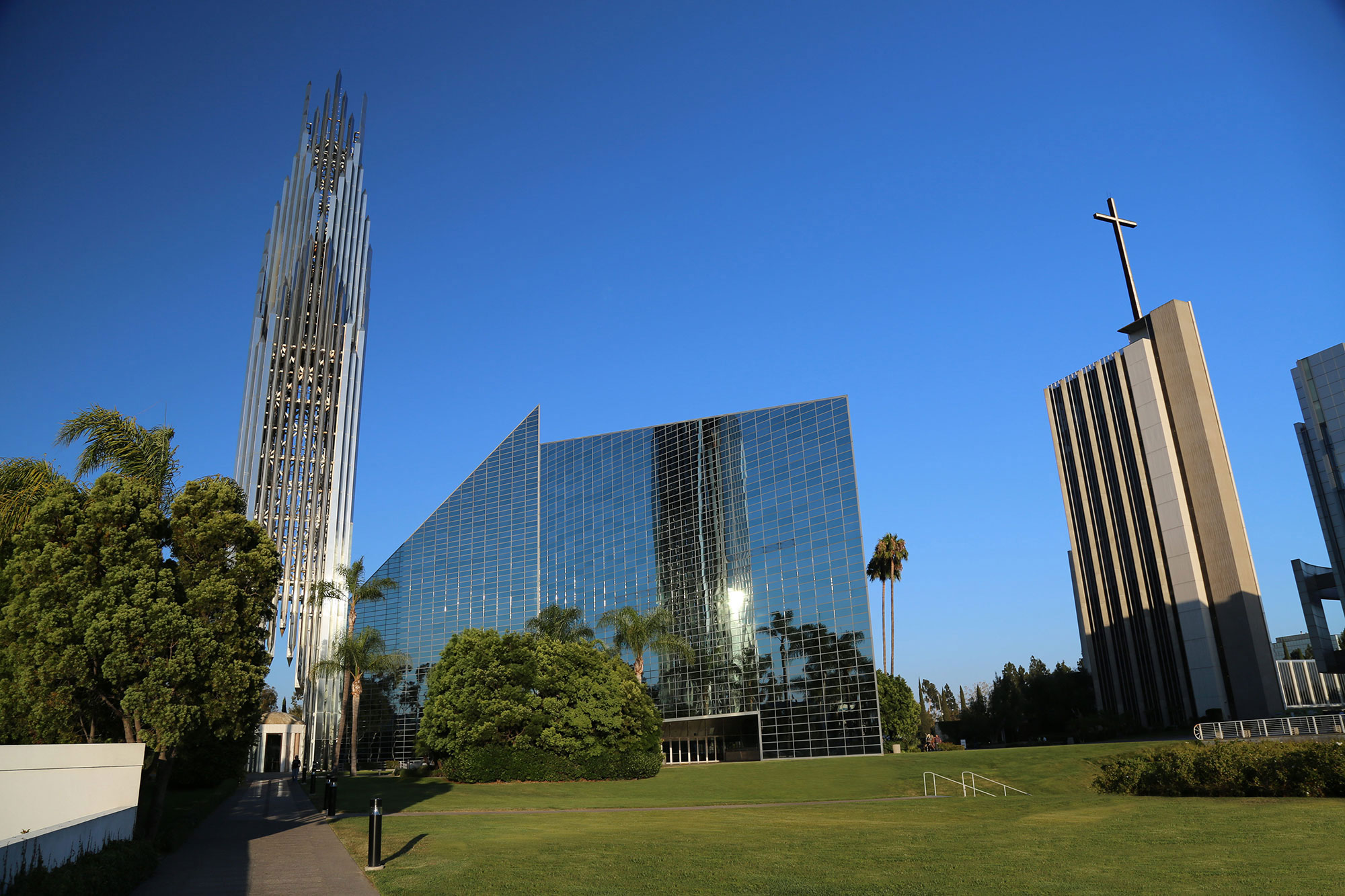 The-Crystal-Cathedral-in-California Modern architects you should know of and their awesome work