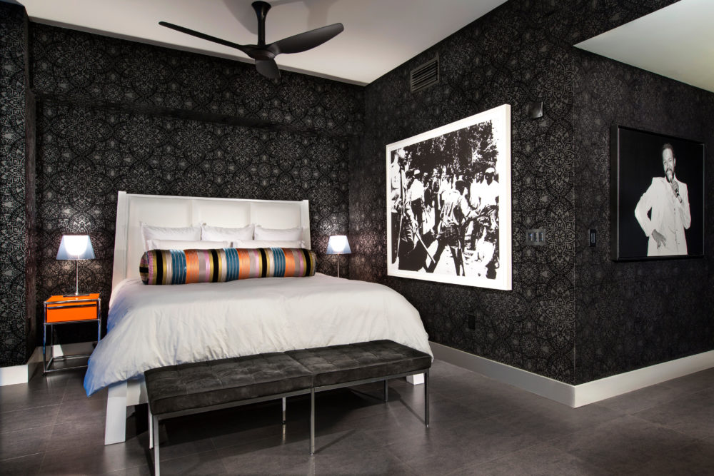black Mansion bedrooms that look amazingly beautiful