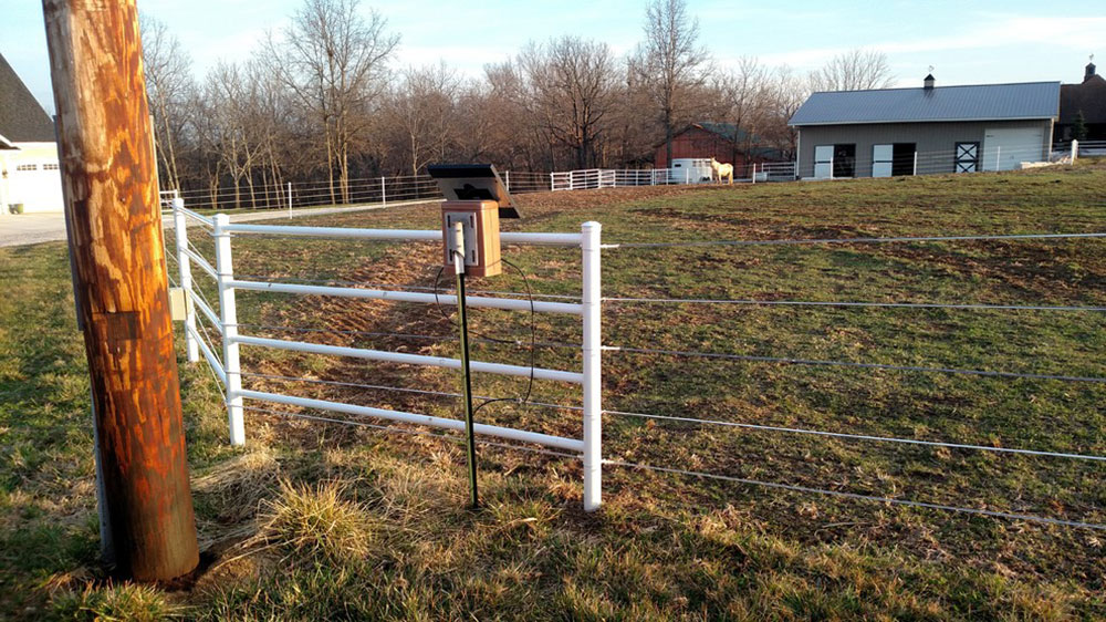 high-tensile-fence-by-Premier-Fence-KC-LLC Fence styles and designs that you can surround your house with