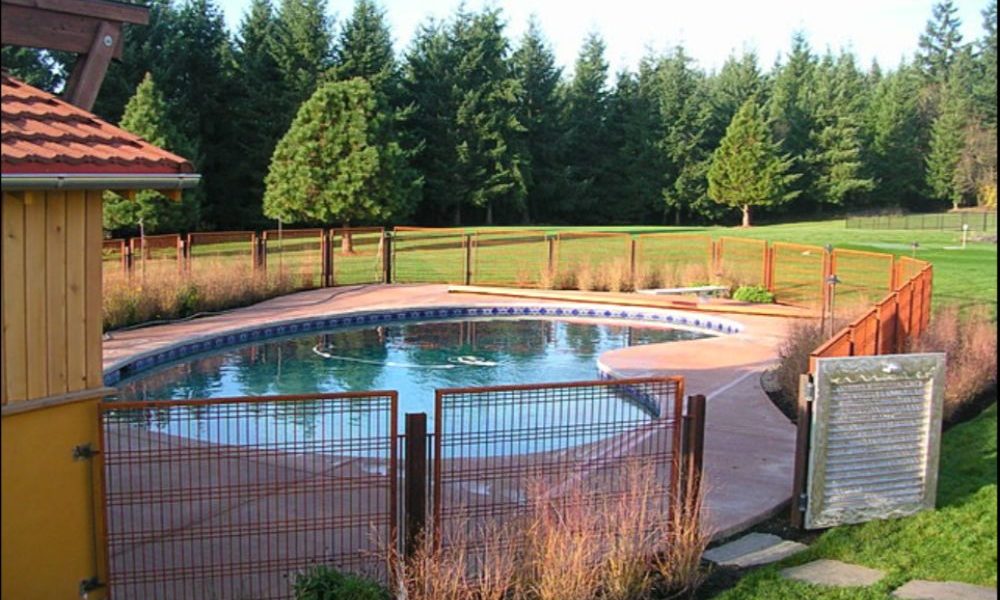 Popular pool fence design ideas Pool Fence Ideas To Make The Swimming Look Amazing