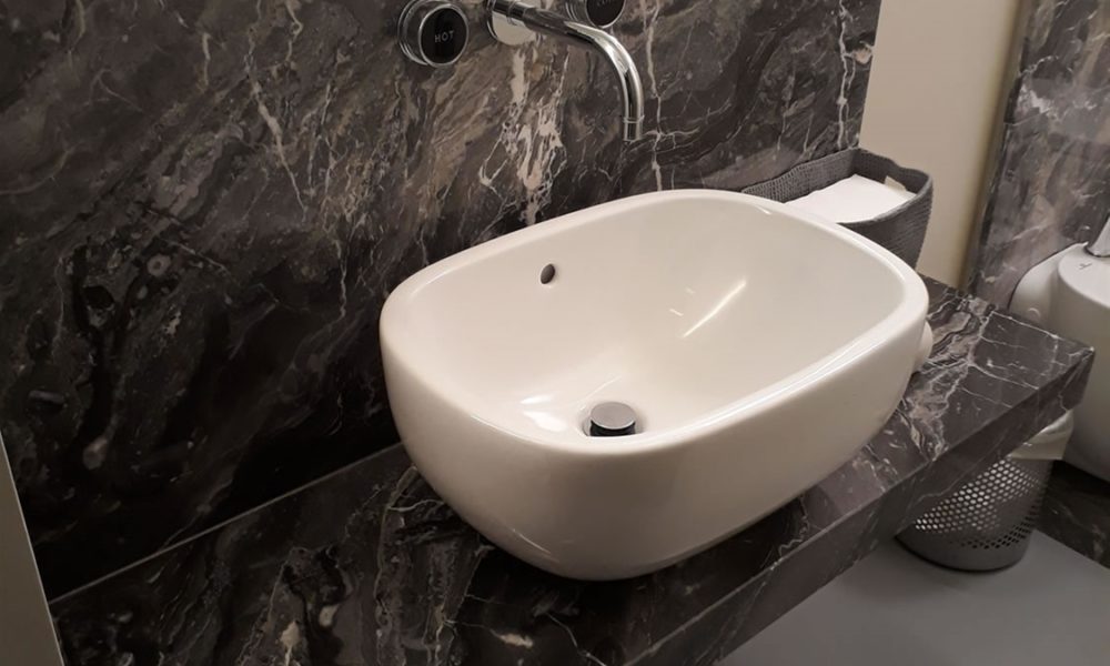 marmi-pietre-graniti-MARMO-GRIGIO-OROBITO-MILANO-VIA-MONTENAPOLEONE-1000x600 Industrial bathroom ideas that look really modern and inspiring