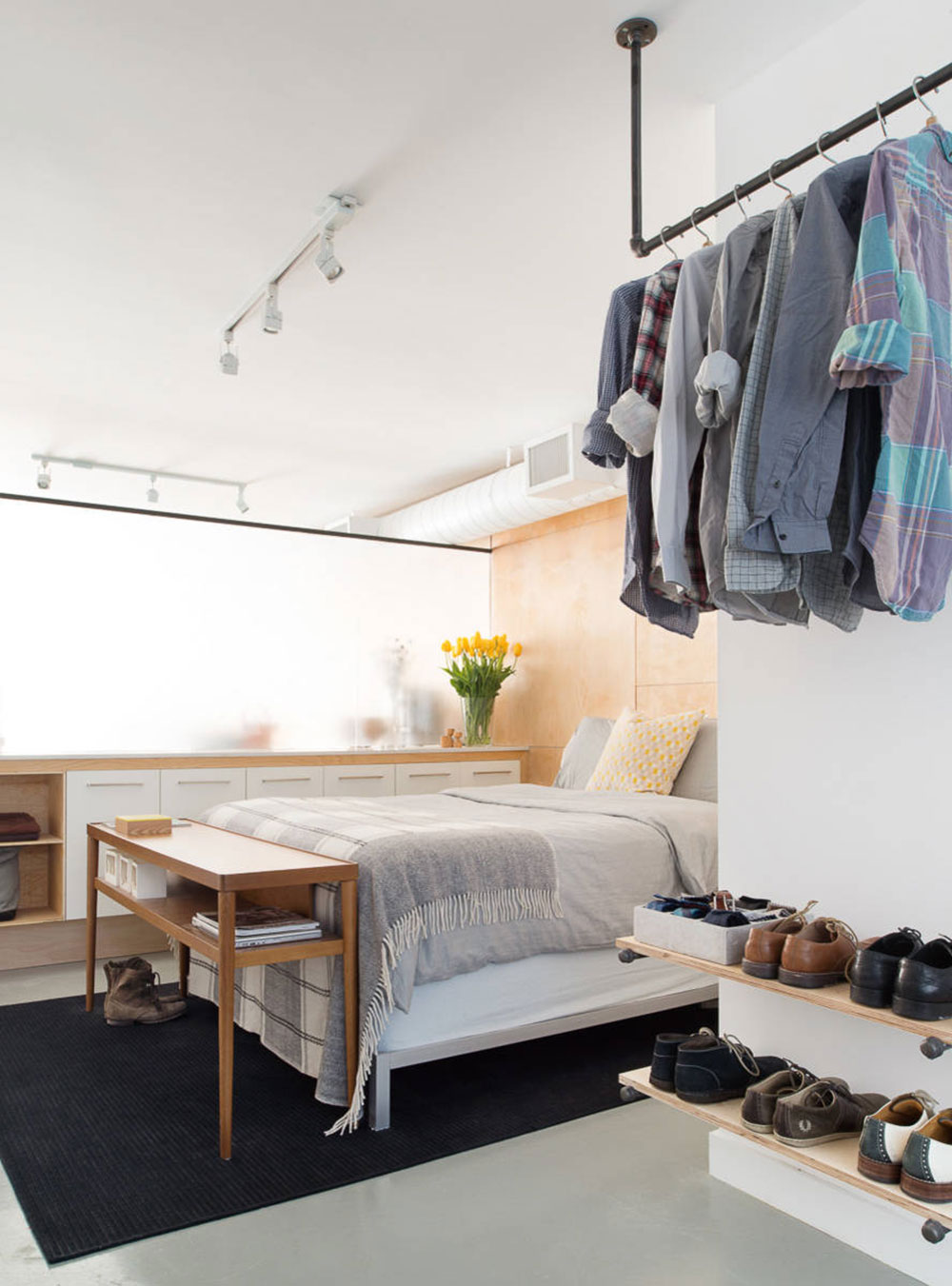 clo4 Corner closet ideas to help you maximize your space