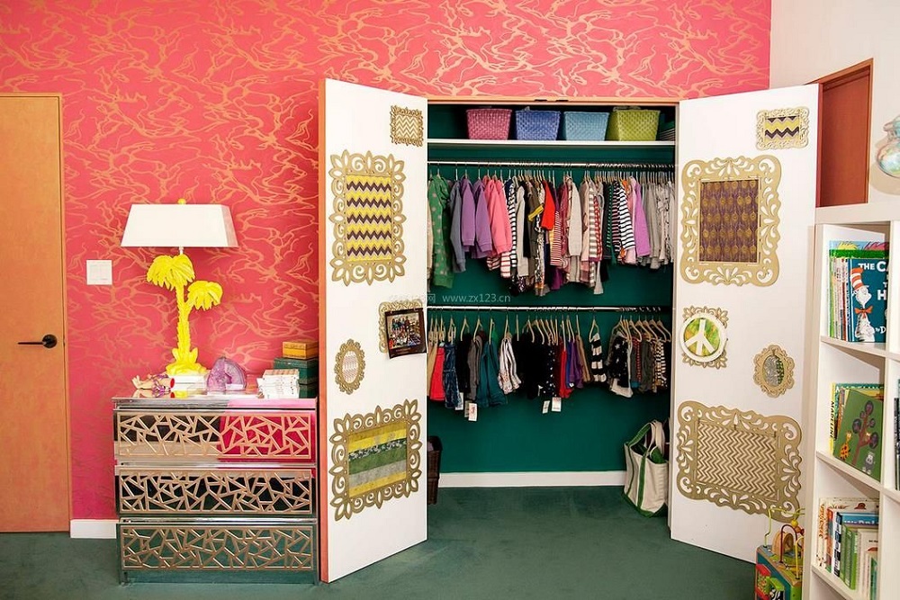 clo6-1 Corner closet ideas to help you maximize your space