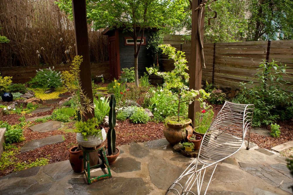 g8 Garden fence ideas that are practical and look great too