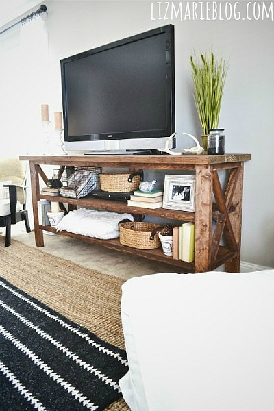 tv7 DIY TV stand ideas and examples, you could set up in your home