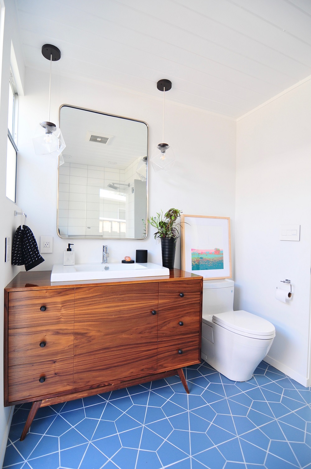 van5-1 Neat corner bathroom vanity ideas you will find useful