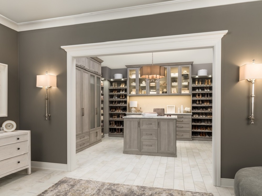 wc-1 Cool walk-in closet ideas you should have in your home