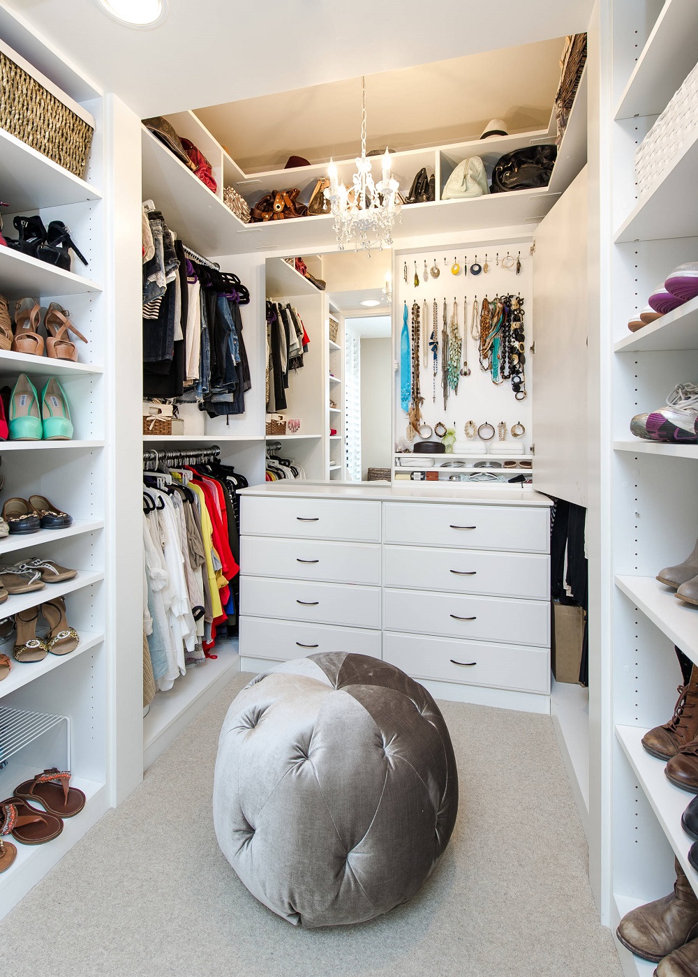 wc16 Cool walk-in closet ideas you should have in your home