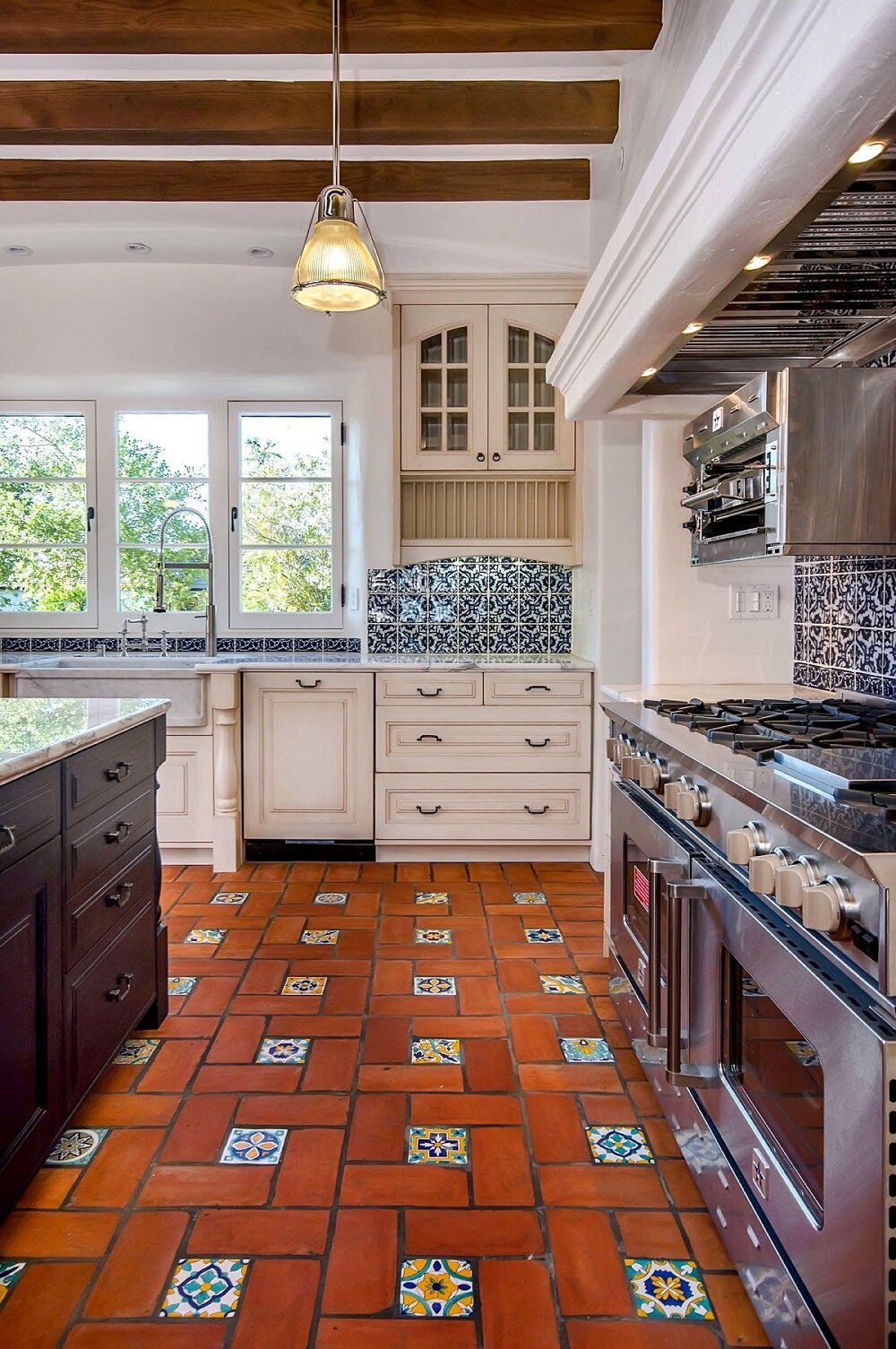 t3-1-3 Try a Spanish style kitchen. Here are some amazing décor ideas