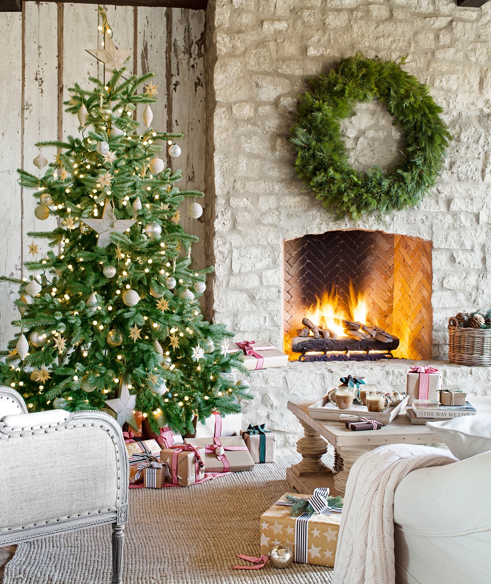 t3-145 Christmas living room decorations you must try in the holiday season
