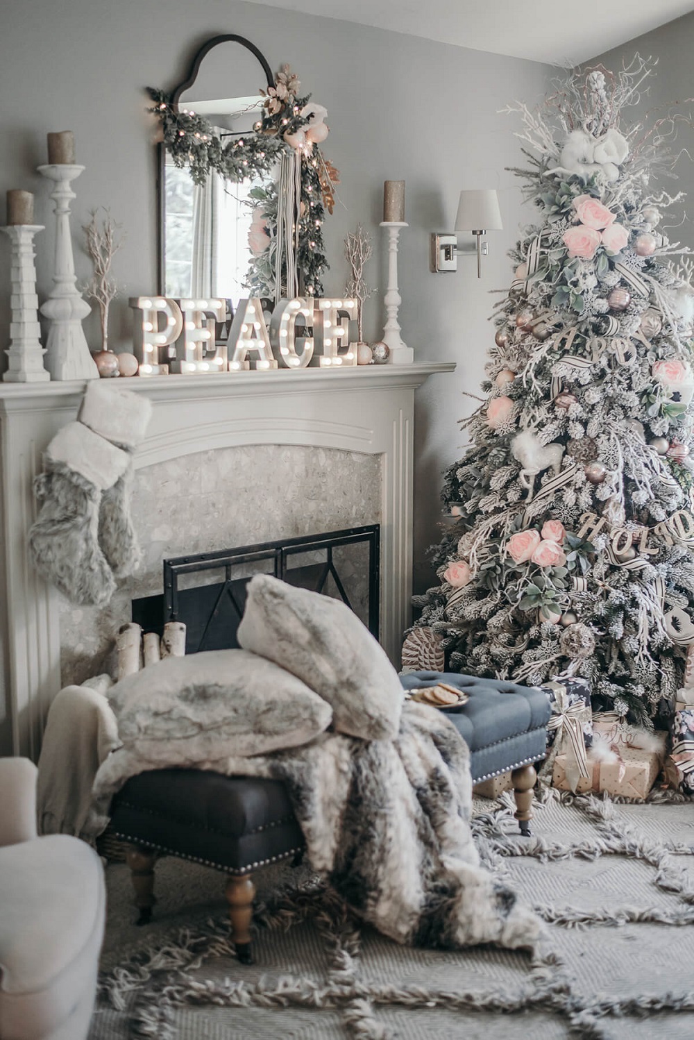 t3-155 Christmas living room decorations you must try in the holiday season