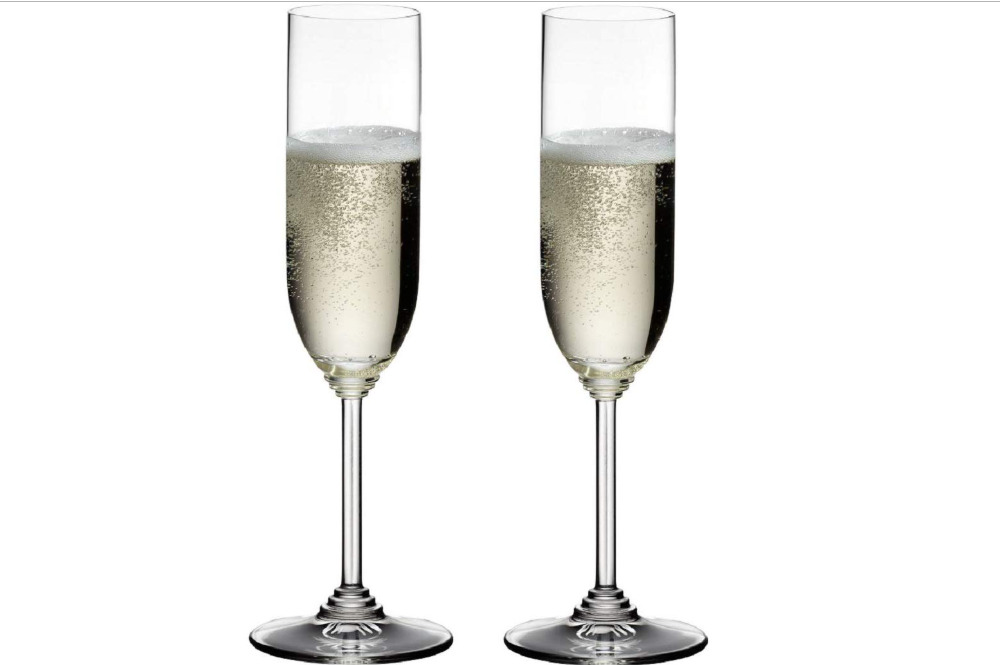 t5-16-1 Unique wine glasses you can use in your dining room for your guests