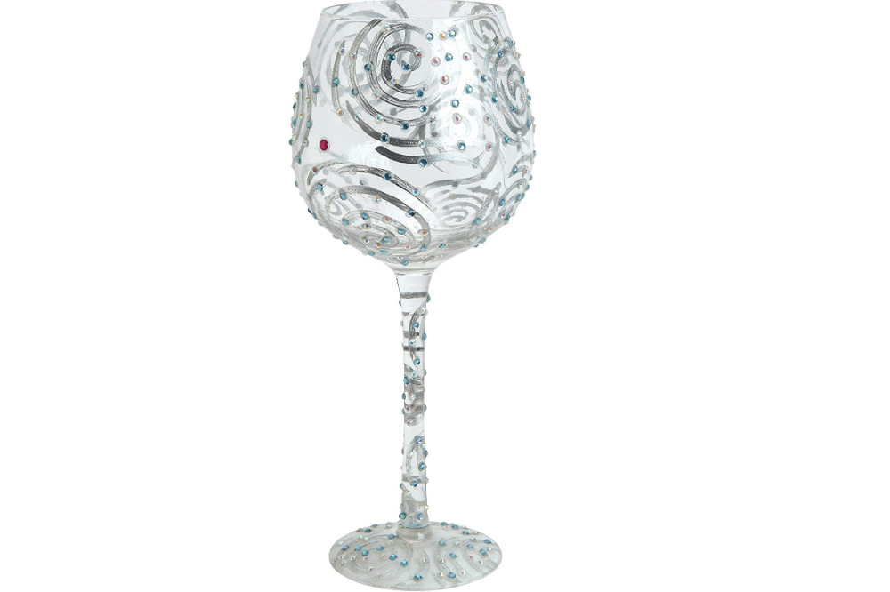 t5-8-1 Unique wine glasses you can use in your dining room for your guests