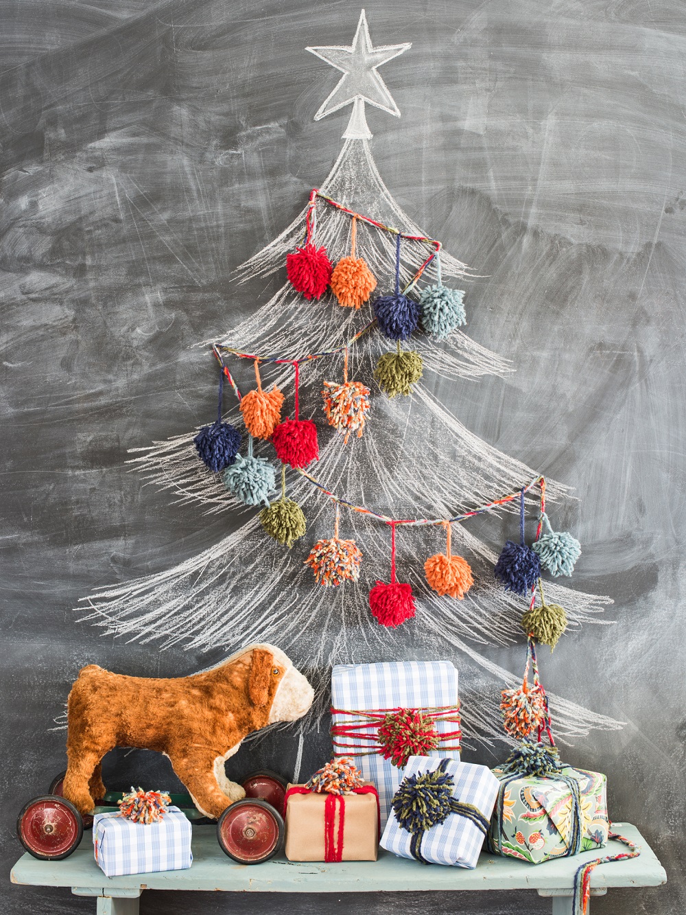 t3-36 Unconventional Christmas tree ideas you can use in your living room