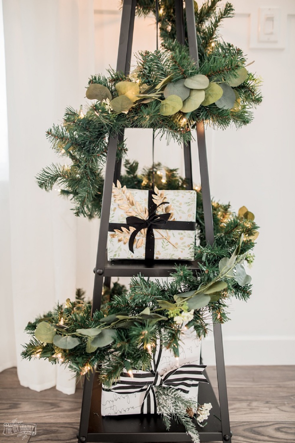 t4-4 Unconventional Christmas tree ideas you can use in your living room