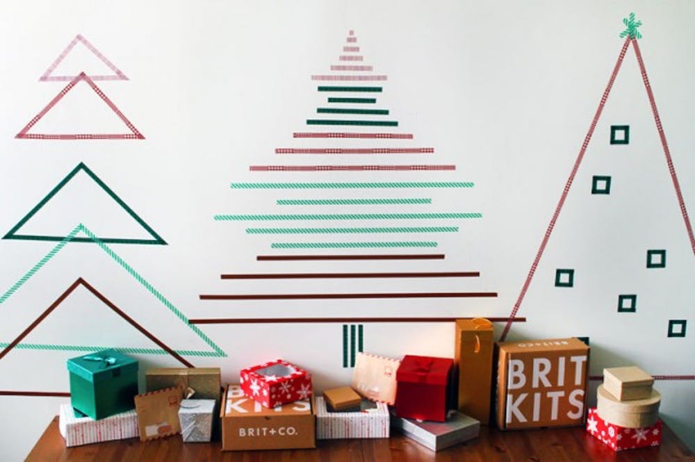 t5-1 Unconventional Christmas tree ideas you can use in your living room