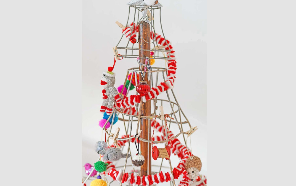 t5-2-1 Unconventional Christmas tree ideas you can use in your living room