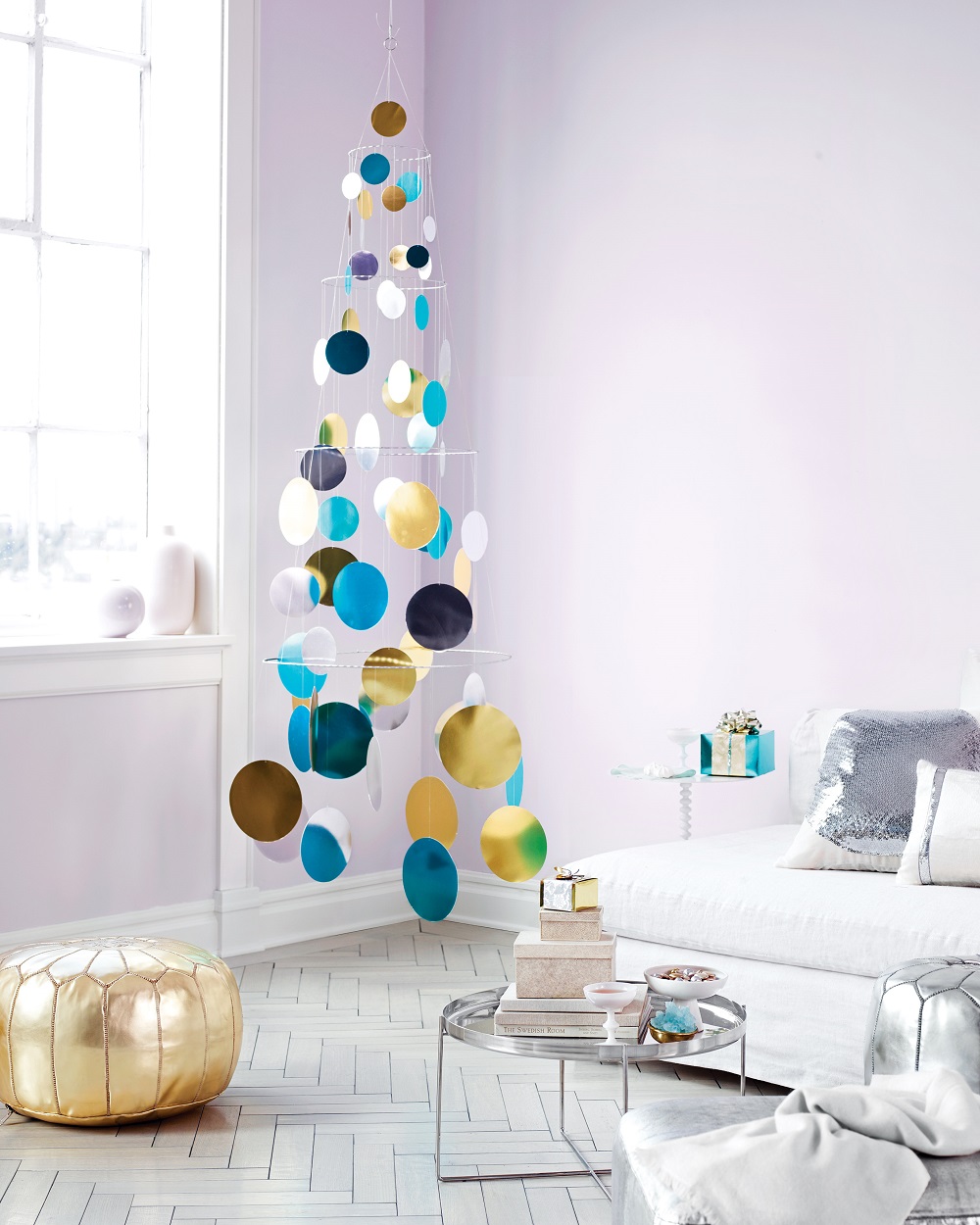 t5-4 Unconventional Christmas tree ideas you can use in your living room
