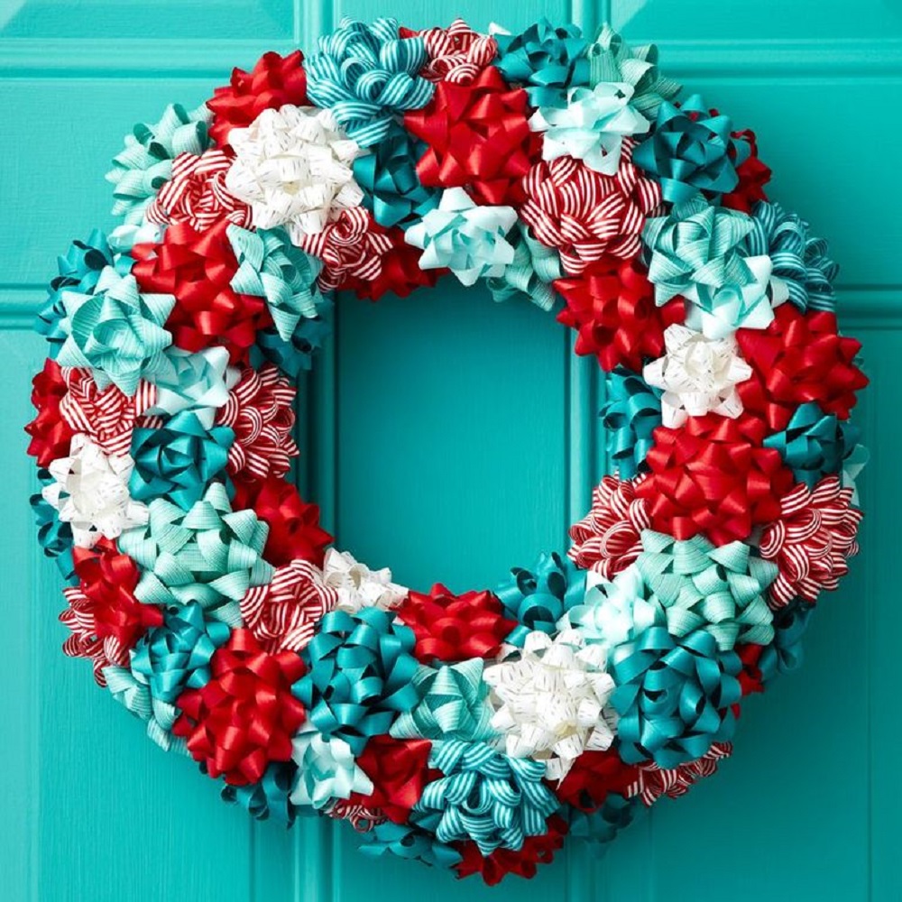 t5-5 Modern Christmas wreaths that you can decorate your home with