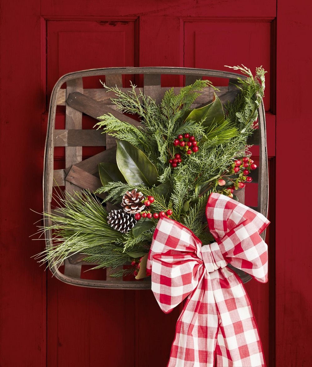 t5-7 Modern Christmas wreaths that you can decorate your home with