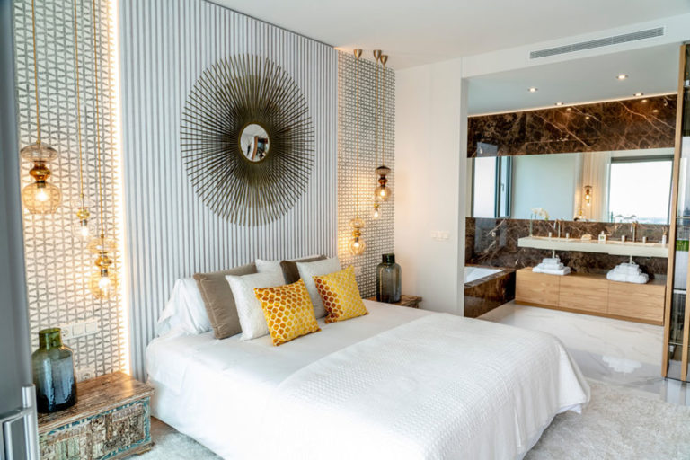 How much does it cost to build a master bedroom and bath