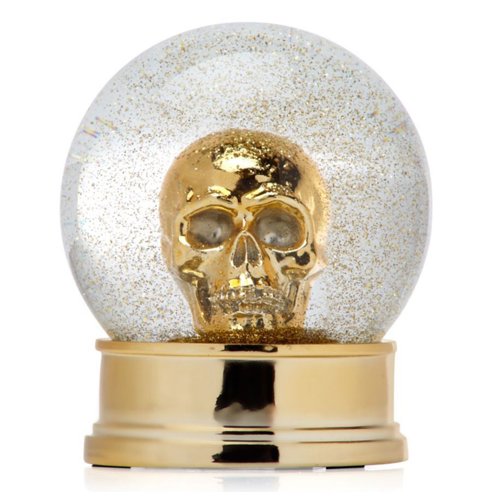 Skull-Snow-Globe Modern Halloween décor that you can try in your house
