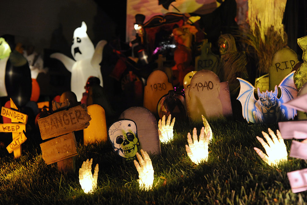 Spook-Free-D%C3%A9cor Modern Halloween décor that you can try in your house