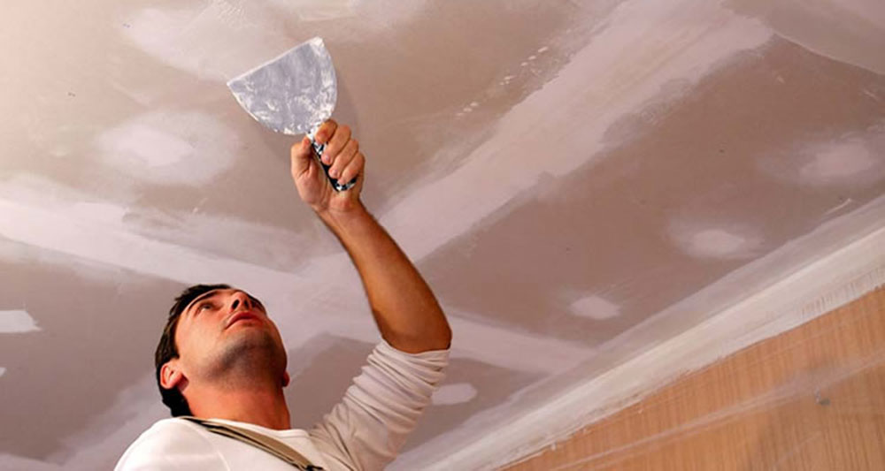 apply-the-plaster How to repair plaster walls and ceilings at your house