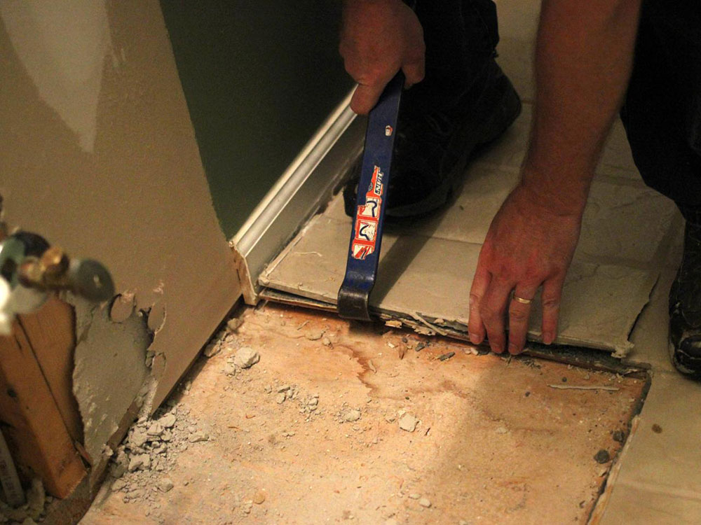 remove-tile How to remove bathroom tile and not make a big mess