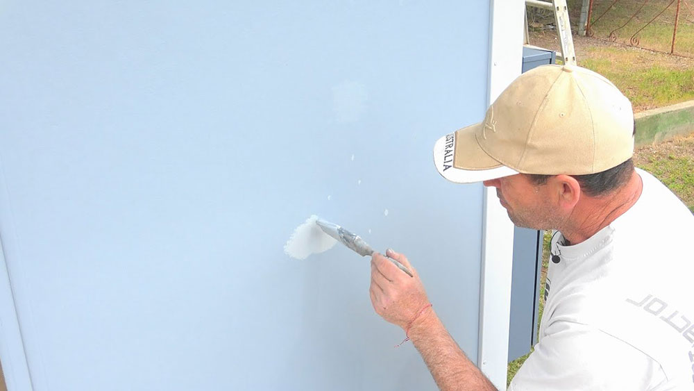 How to clean walls with flat paint without ruining them